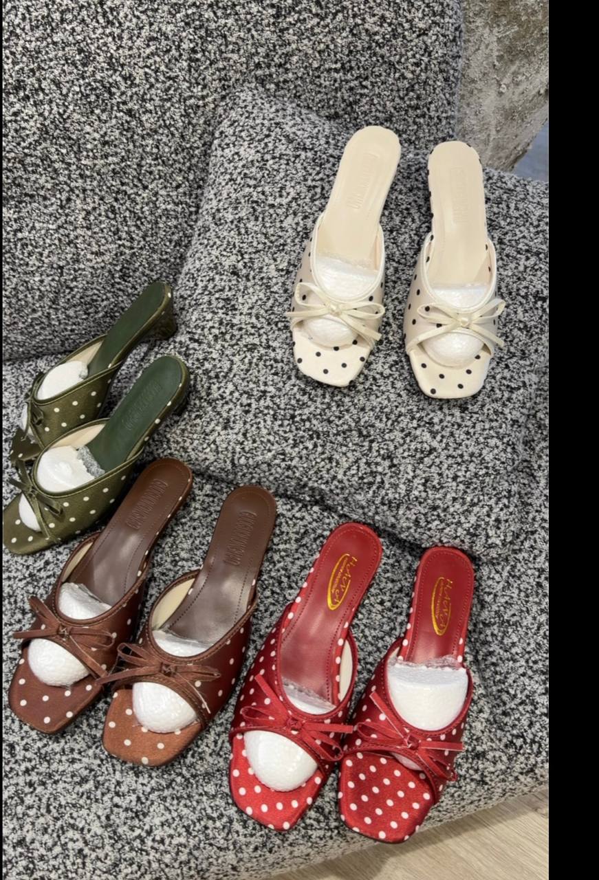 Polka dot heel